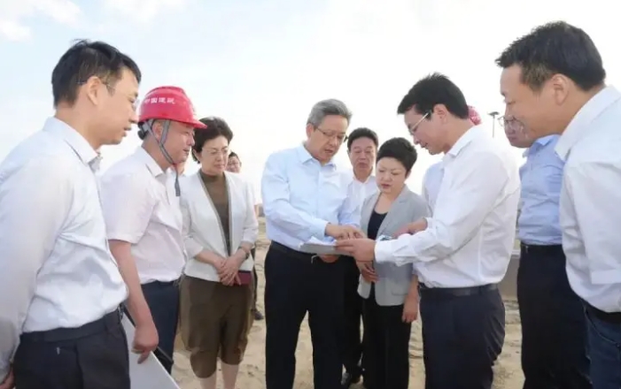 吴书记调研滨江全民健身基地.png